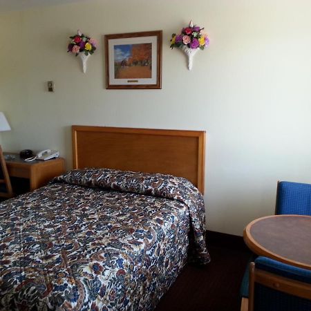 River Mist Inn Sturgeon Falls Экстерьер фото