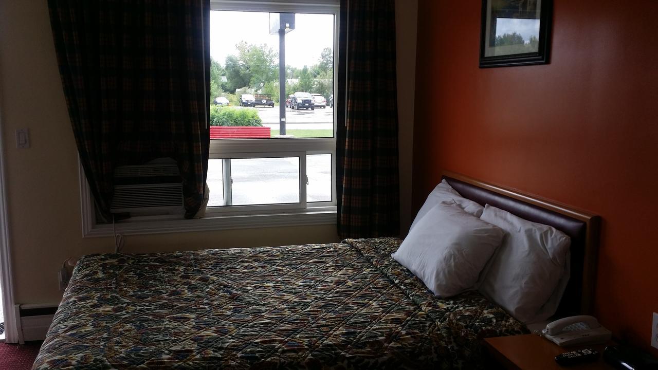 River Mist Inn Sturgeon Falls Экстерьер фото