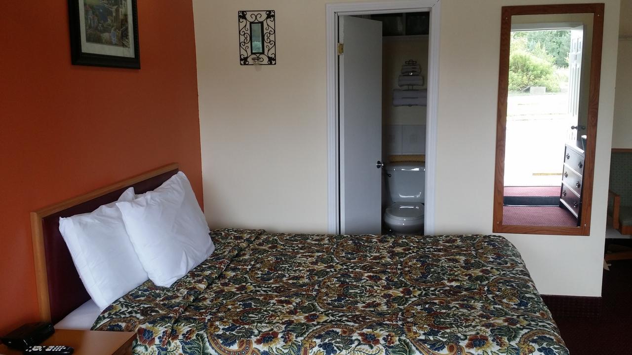River Mist Inn Sturgeon Falls Экстерьер фото