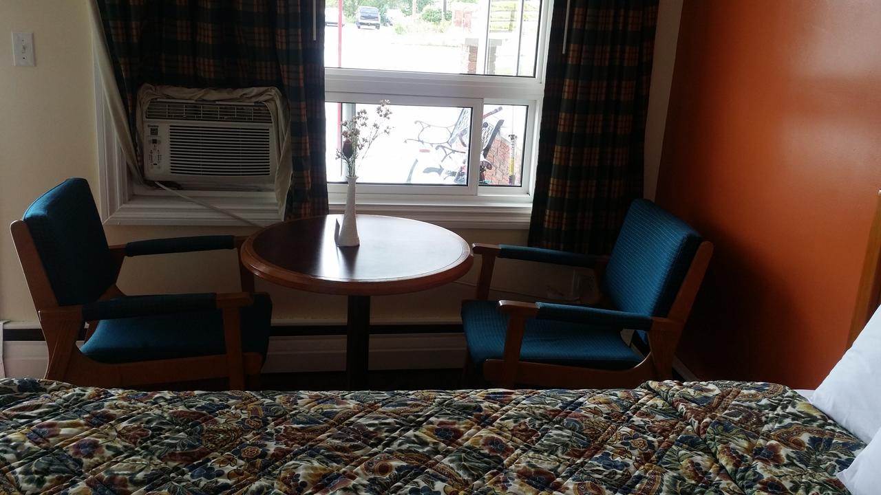 River Mist Inn Sturgeon Falls Экстерьер фото